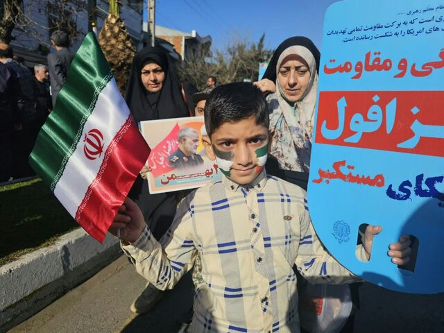 هر رای ما موجب قدرتمند تر شدن نظام می شود