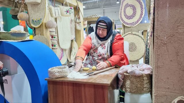 حضور منطقه آزاد انزلی با نمادهای گیلانی در نمایشگاه بینالمللی گردشگری