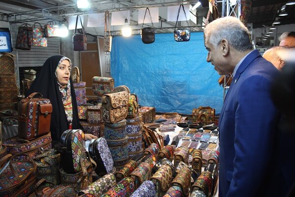 نمایشگاه بهاره در رشت افتتاح شد