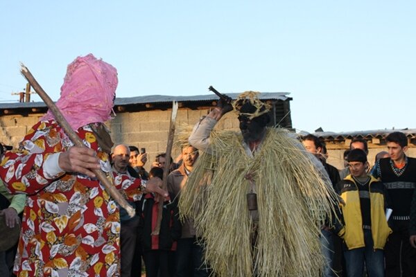 بهاریههای گیلان و سنتهای نمایشی «عروس گولی» و «تکم چی»