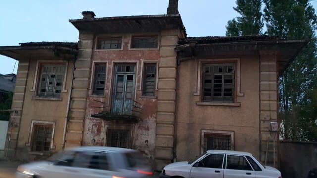 لذت خرید ماهی سفید از بازار سماکان تا  دیدن خانه های سفال پوش از بلندای پل خشتی