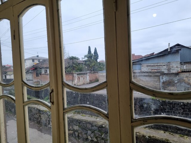 لذت خرید ماهی سفید از بازار سماکان تا  دیدن خانه های سفال پوش از بلندای پل خشتی