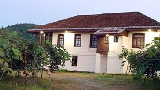 بر بلندای قلعه صلصال تا سورتمه سواری در جنگل های سیاه داران