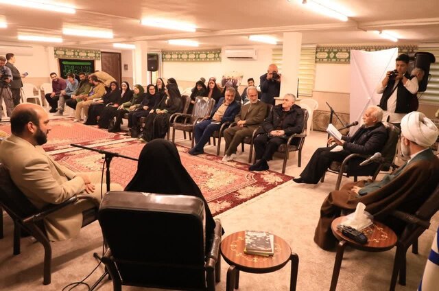 نشست صمیمی آیتالله فلاحتی با شعرای گیلان برگزار شد