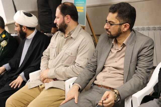 نشست صمیمی آیتالله فلاحتی با شعرای گیلان برگزار شد