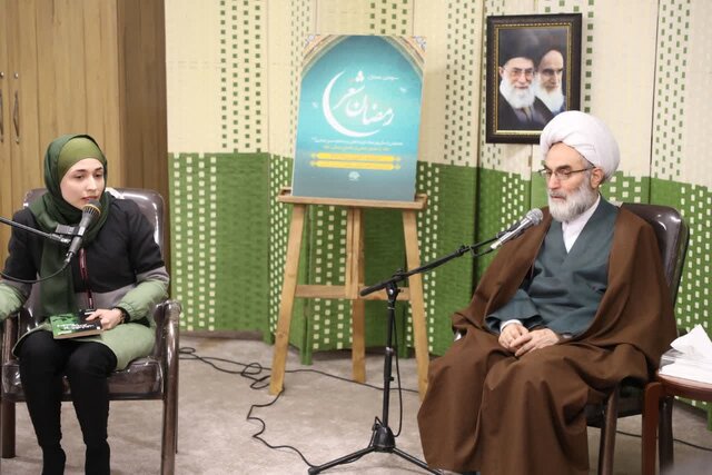 نشست صمیمی آیتالله فلاحتی با شعرای گیلان برگزار شد