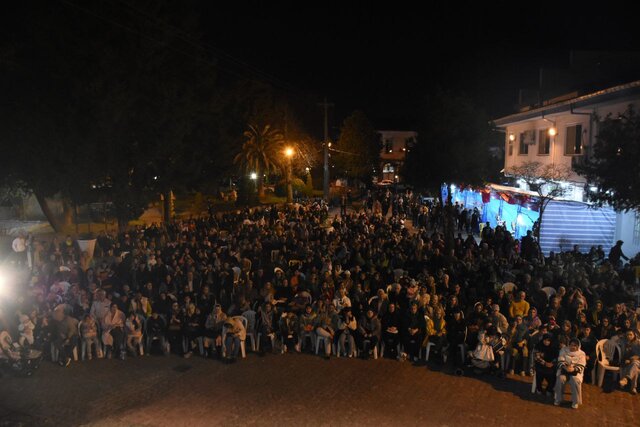 کارناوال شادی و عروسکی عید نوروز در بندرانزلی برگزار شد