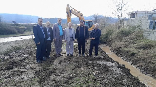 کشاورزان نسبت به شخم اراضی شالیزاری و لایروبی انهار اقدام کنند