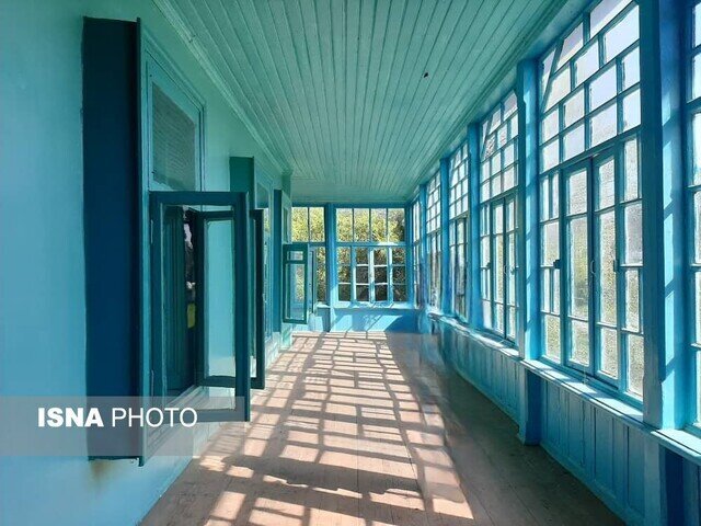 پیاده روی بر پل چوبی کیاشهر و زیارت مزار دکتر محمدمعین