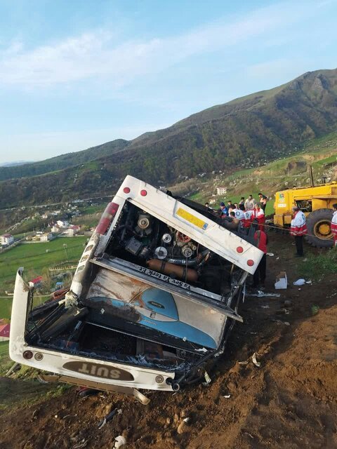 ۵ فوتی و ۱۸ مصدوم در حادثه واژگونی اتوبوس در گیلان