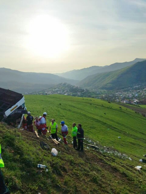 ۵ فوتی و ۱۸ مصدوم در حادثه واژگونی اتوبوس در گیلان