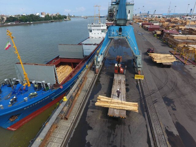 رشد ۷۲ درصدی کالاهای اساسی تخلیه شده در مجتمع بندری انزلی