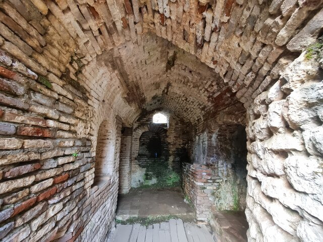 دژ عظیم «قله روخون»، یادگاری بهجامانده در شکاف کوهها