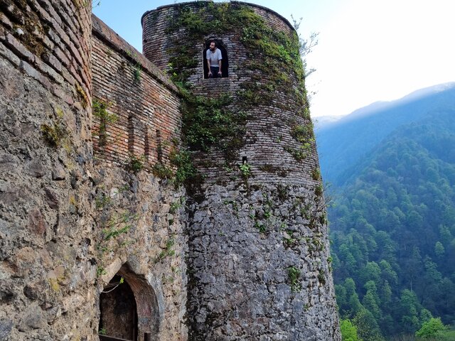 دژ عظیم «قله روخون»، یادگاری بهجامانده در شکاف کوهها