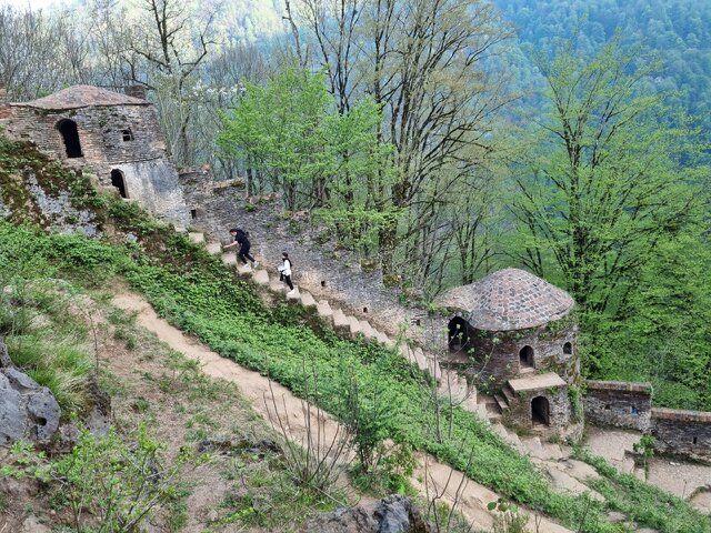 دژ عظیم «قله روخون»، یادگاری بهجامانده در شکاف کوهها