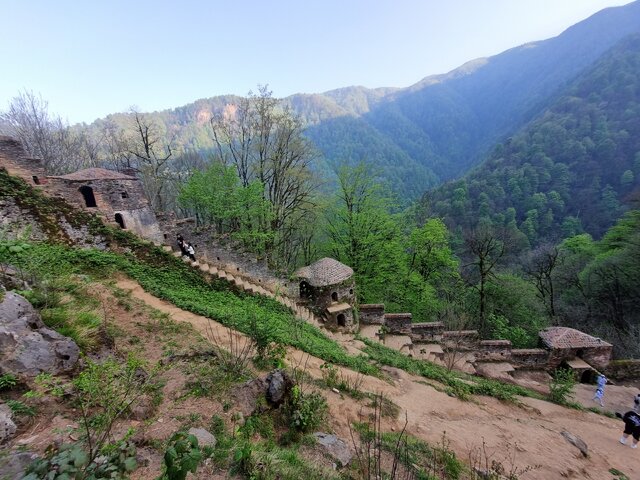 دژ عظیم «قله روخون»، یادگاری بهجامانده در شکاف کوهها