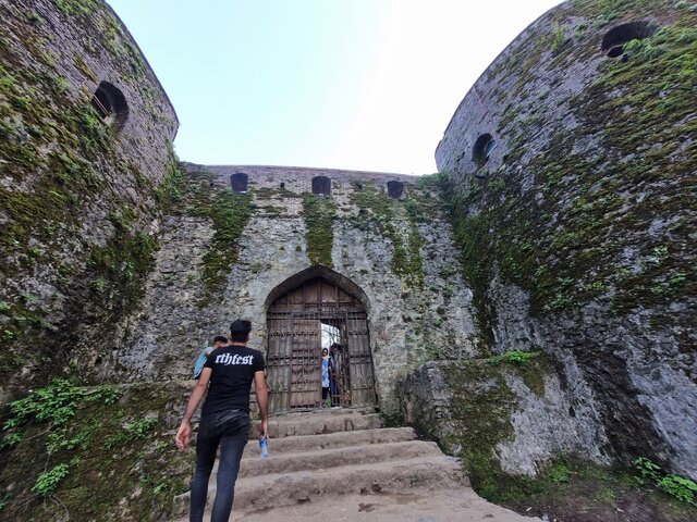 دژ عظیم «قله روخون»، یادگاری بهجامانده در شکاف کوهها