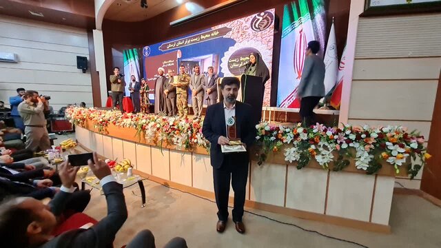 تجلیل از مدیر آموزش محیط زیست و ۲ خانه محیط زیست برتر گیلان