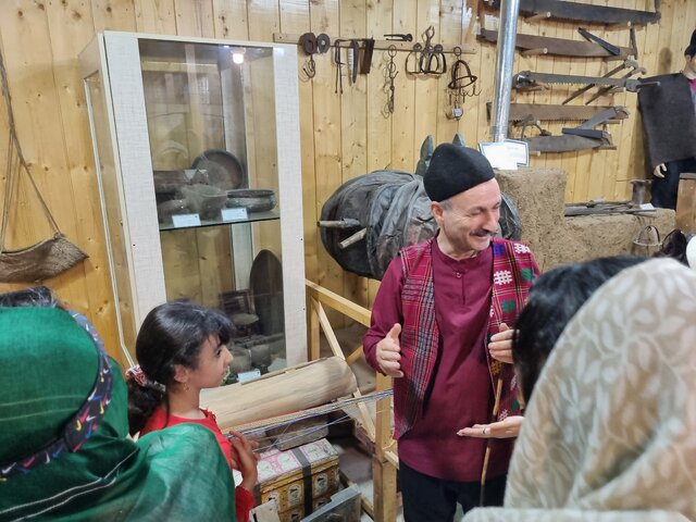 نمایش عکسهای «کارتیه برسون» از قاسمآباد قدیم در این روستا