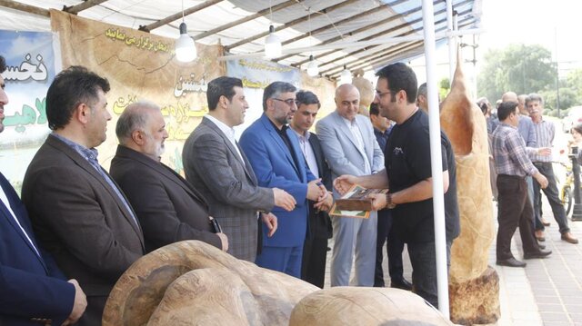 نخستین جشنواره مجسمههای چوبی لاهیجان پایان یافت