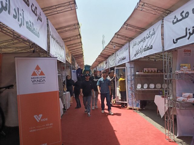 میزبانی دانشگاه آزاد بندرانزلی از ۳۵ شرکت صنعتی