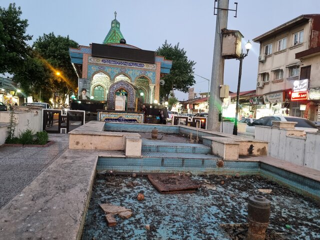 میدانی متبرک به مزار پارسایی