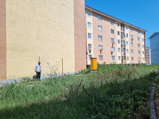 آسفالت معابر اصلی شهرک مهر رشت ادامه مییابد