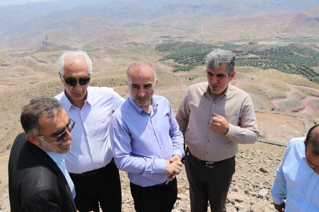 اقدامات شایستهای برای مبارزه با آفت ملخ مراکشی در رودبار انجام گرفت