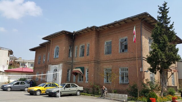 قدیمیترین مدرسه دخترانه کشور، منتظر توجه مسئولان