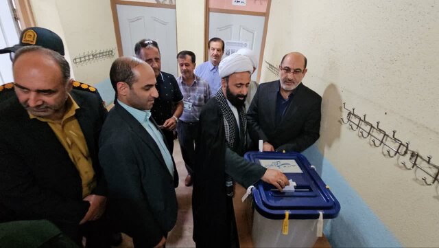 حضور گرم و پرشور مردم رودسر در شعب اخذ رأی