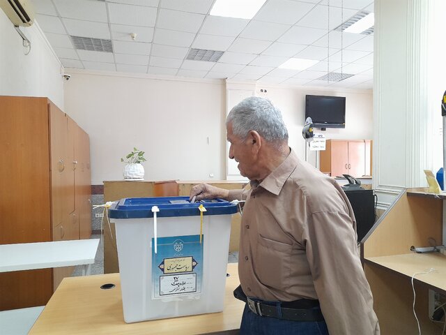 حضور مردم در انتخابات در شهر ساحلی بندرانزلی