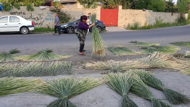 «فشتکه» روستایی بافته شده با تار و پود حصیر