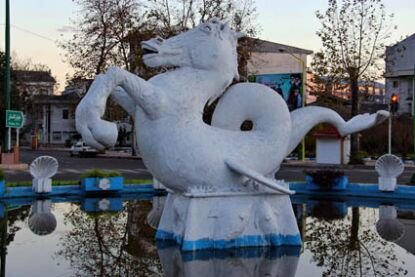 آبنمای میراثی شهرک گلسار و فوارهای که دیگر سرود ملی نمیخواند