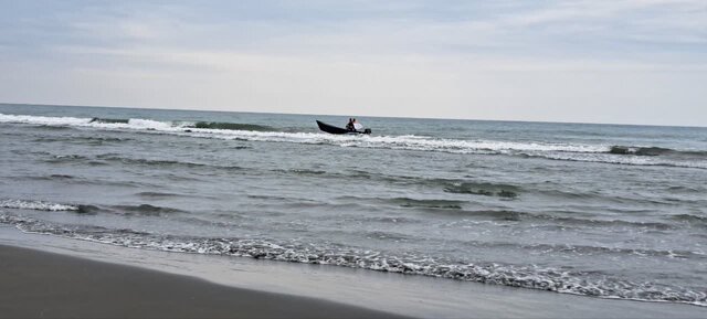 نجات ۳ غریق در سواحل بندرانزلی