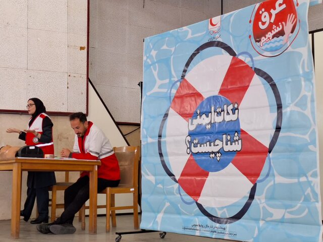 نجات ۳ غریق در سواحل بندرانزلی