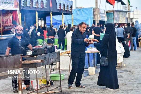 استقبال از زائران پاکستانی اربعین در نیکشهر سیستان و بلوچستان