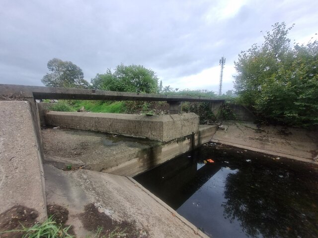 آسفالت کنارگذر جدید رشت در حریم کانال ژ۵ آغاز شد