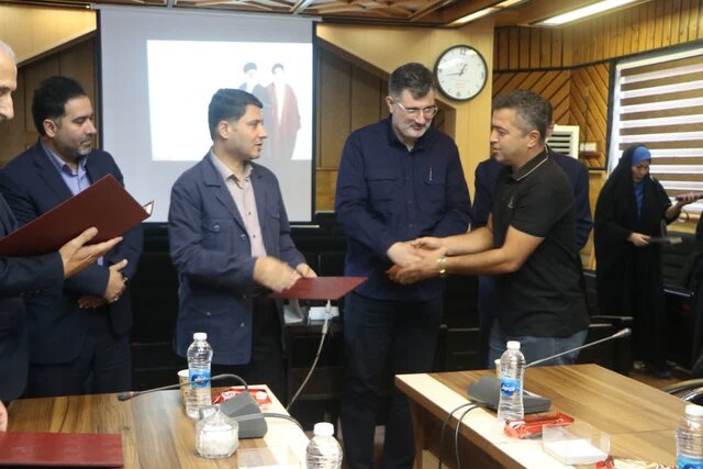 تعاونگران برتر بندرانزلی تجلیل شدند