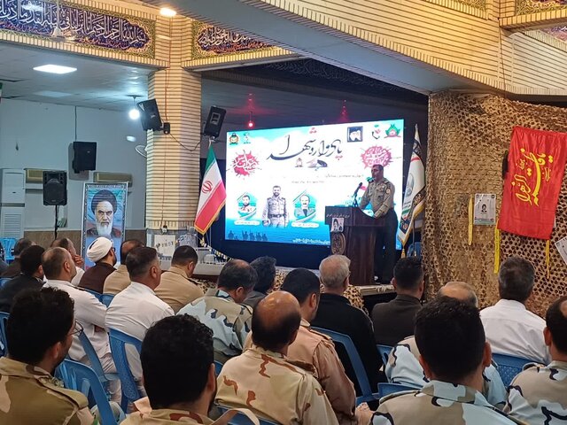 مدیران با رویکرد دفاع مقدس کار کنند مدیران با رویکرد دفاع مقدس کار کنند