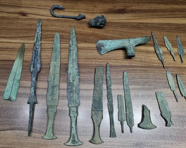 آهنهای ضایعاتی که اشیای دوره مفرغ از آب درآمد