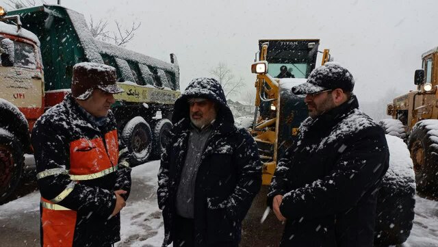 بارش ۲۵ سانتی برف در آستانه اشرفیه/ کلیه راه ها باز است