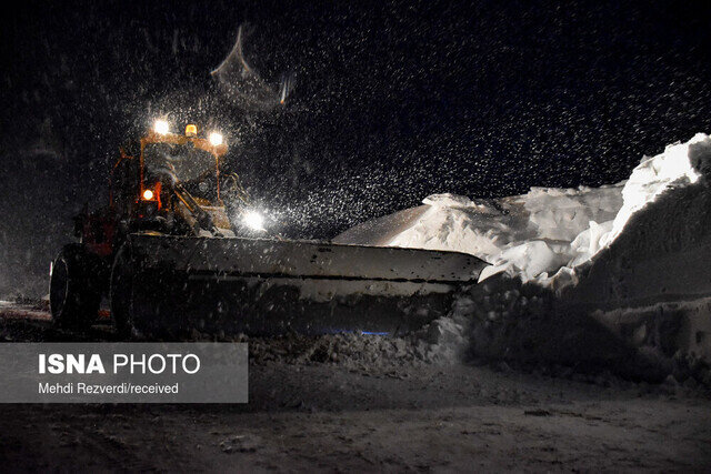 تصویر تزیینی است برف در ارتفاعات سیاهکل به یک متر رسید