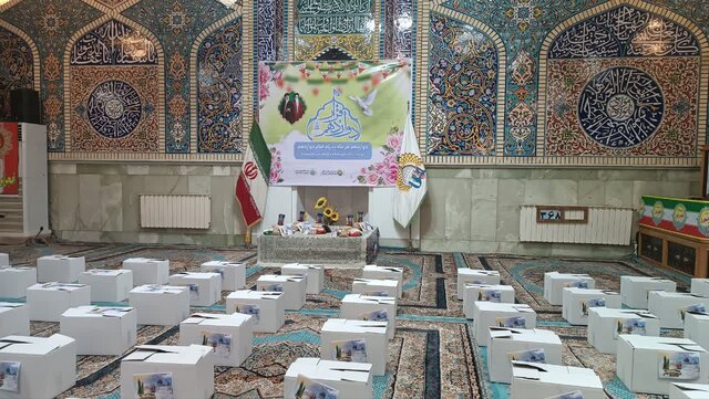 ۳۱۳ بسته معیشتی بین نیازمندان آستانه اشرفیه توزیع شد ۳۱۳ بسته معیشتی بین نیازمندان آستانه اشرفیه توزیع شد