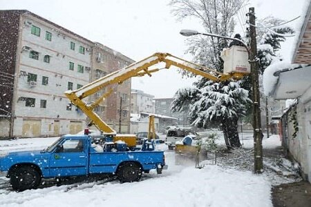 ورود اکیپ های عملیاتی برق از ۶ استان به گیلان