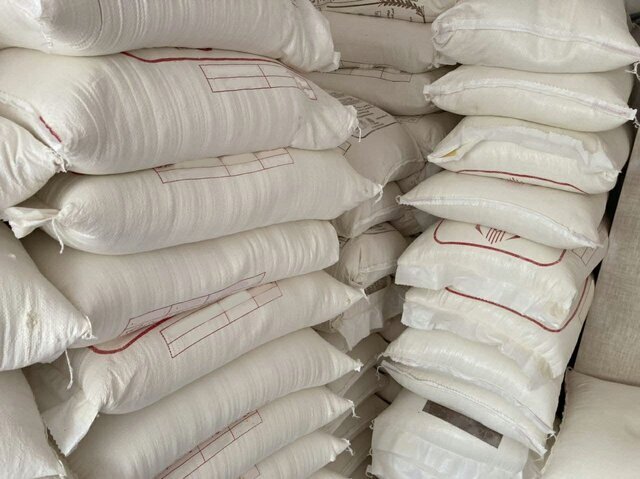 عکس آرشیوی است کشف بیش از ۴ تن آردِ احتکاری در تالش