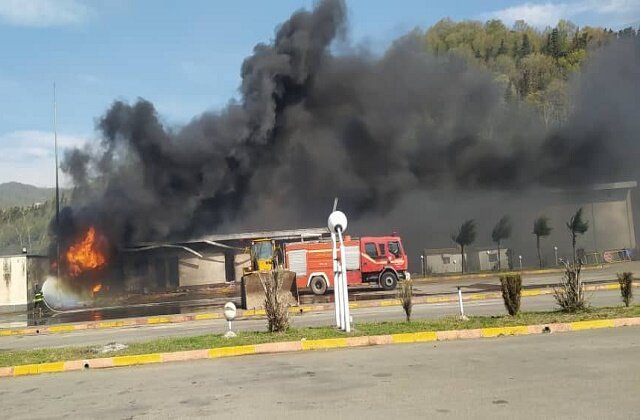 آتشسوزی عوارضی امامزاده هاشم خسارت جانی نداشت