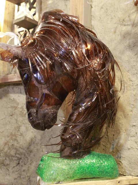 نمایش دستسازههای هنرمند انزلیچی