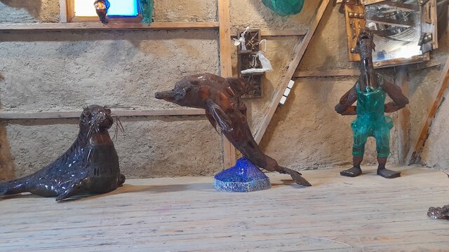 نمایش دستسازههای هنرمند انزلیچی