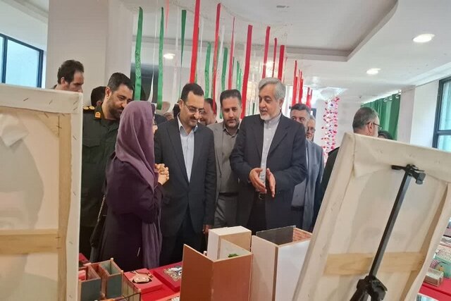 باید فرهنگ مقاومت، ایثار و شهادت در بین دانشآموزان تقویت شود