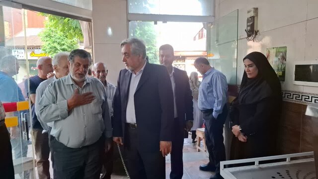 مردم گران‌فروشی و احتکار صنوف را گزارش کنند/ توزیع آرد در بخش‌های ساحلی